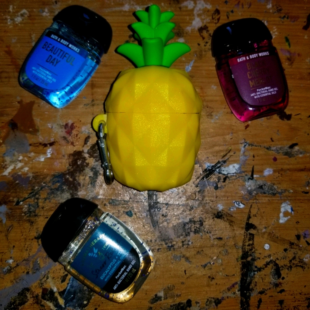 BATH AND BODY WORKS